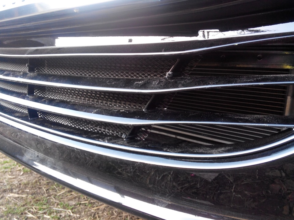 сетка на радиаторную решетку — Hyundai i40, 2 л, 2014 года | другое ...