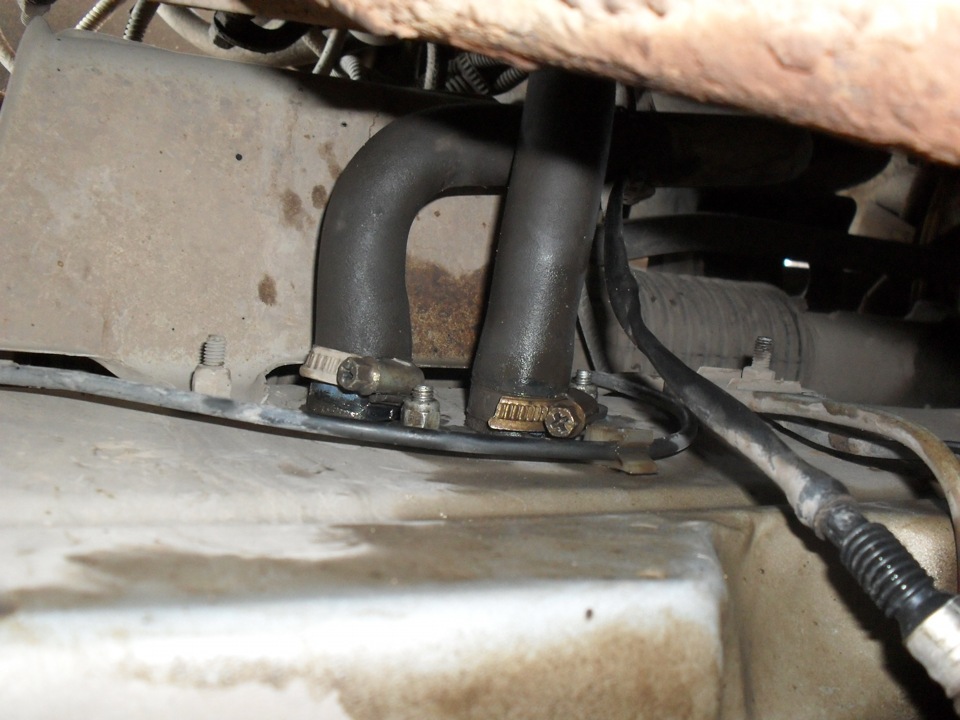 Замена краника отопителя печки — Lada 2115, 1,5 л, 2006 года | своими ...