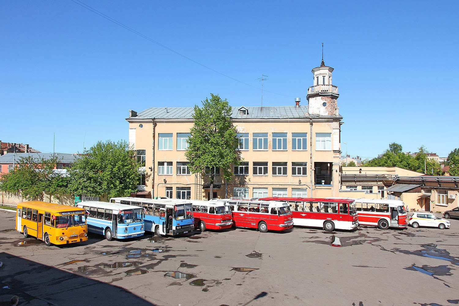 Петербург автобусный парк. Автобусный парк № 1, Санкт-Петербург. Автобусный парк 1 СПБ ГУП Пассажиравтотранс СПБ. Автобусный парк 4 СПБ. СПБ ГУП Пассажиравтотранс Автобусный парк №2.