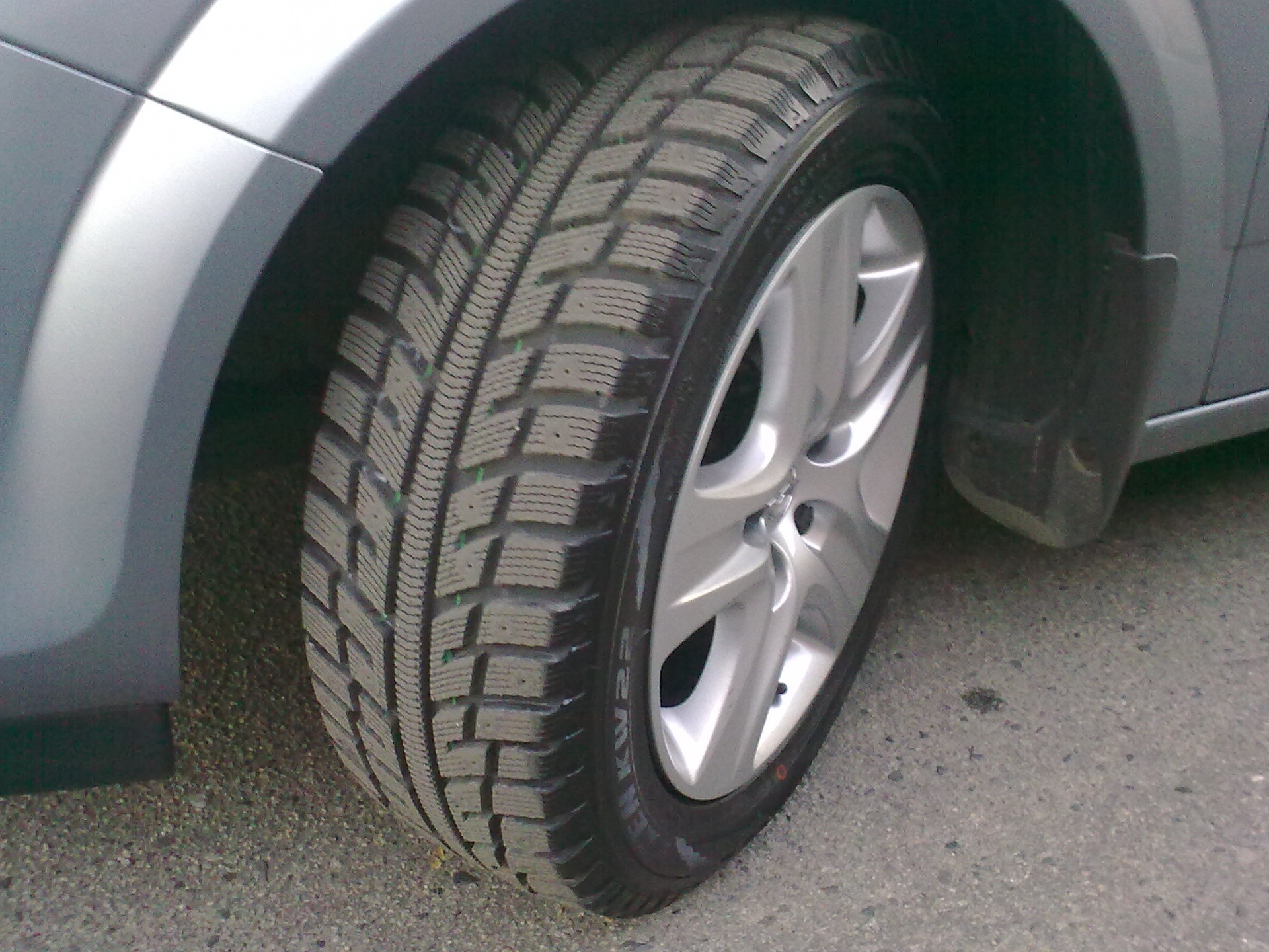 Зимняя шины kumho r15 65. Резина Кумхо kw22. Кумхо Zen 70. Кумхо 22. Kumho Run Flat r16 205/55 зима.