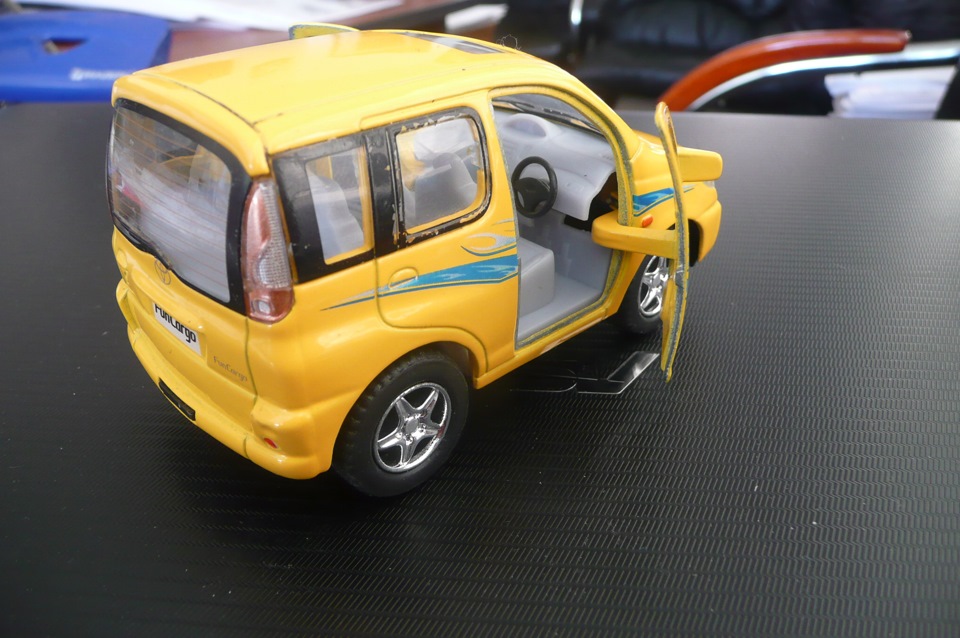 моделька — Toyota Funcargo, 1,5 л, 2005 года | аксессуары | DRIVE2