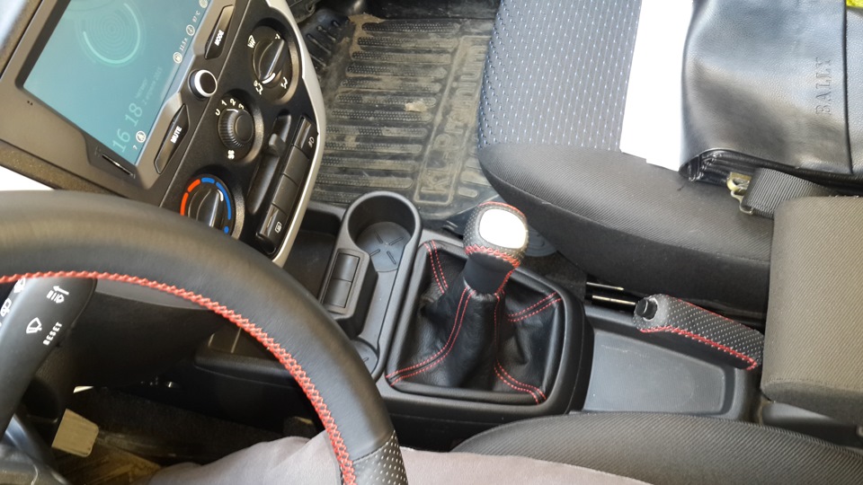 кожух+ручка кпп и ручник от гранта СПОРТ — Lada Гранта (1G), 1,6 л ...
