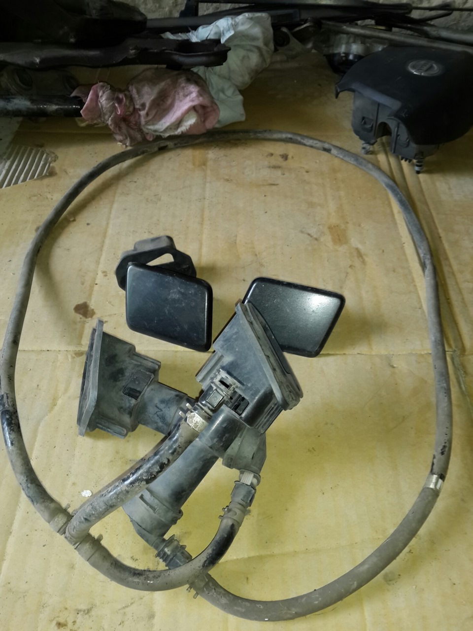 Форсунки омывателей фар — Nissan Primera (P12), 1,6 л, 2006 года ...