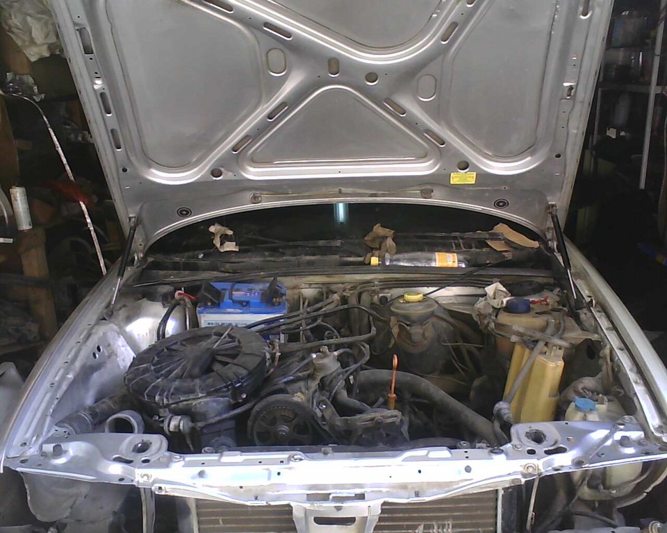 Audi 80 b3: газовые упоры копота от нехрен делать и на скорую руку — DRIVE2