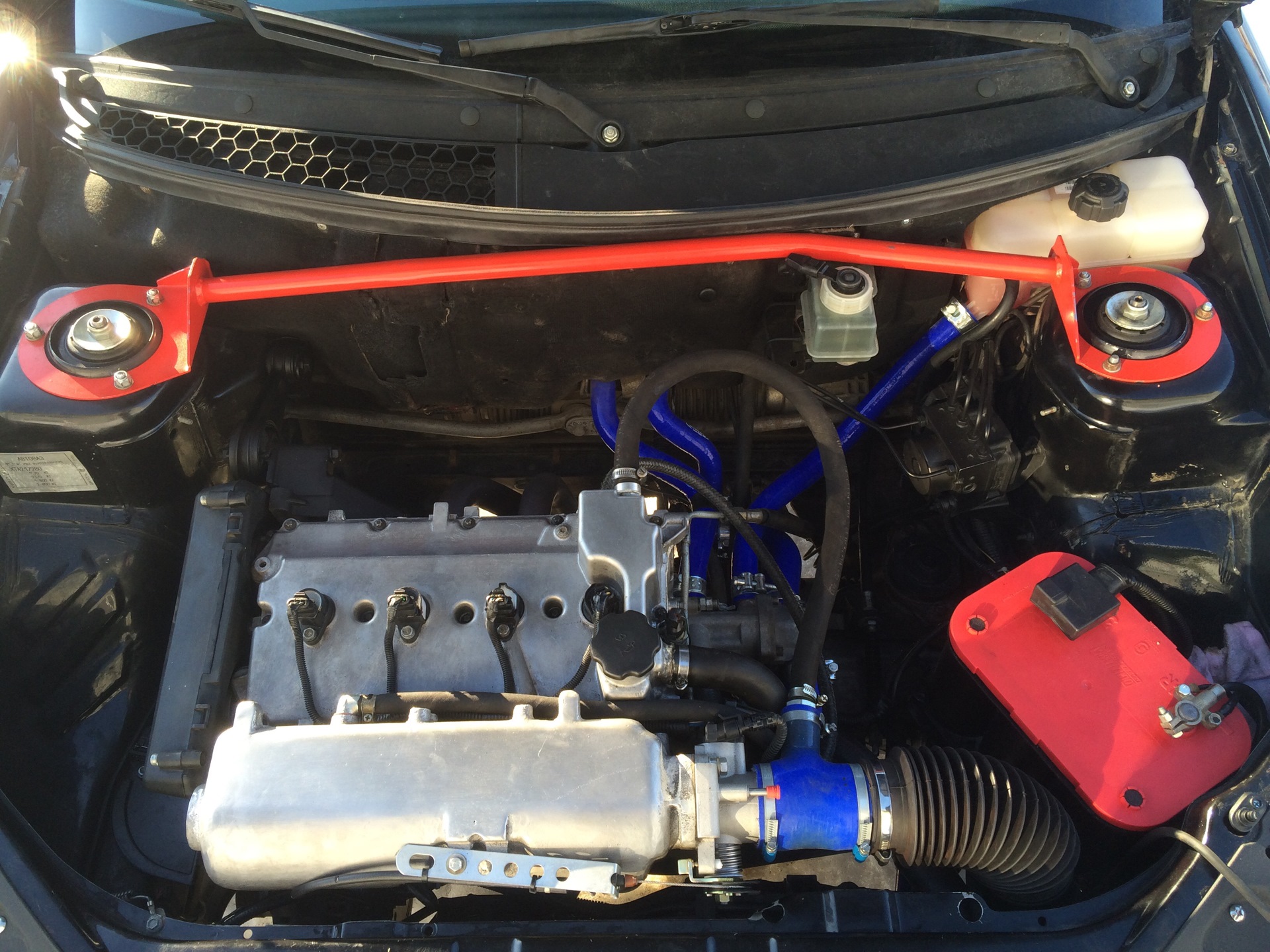 Патрубки приора 2. Подкапотка ваз 2114 супер авто. Патрубки приора 8 клапанная. Патрубки системы охлаждения приора 16. Патрубки приора cs 20.