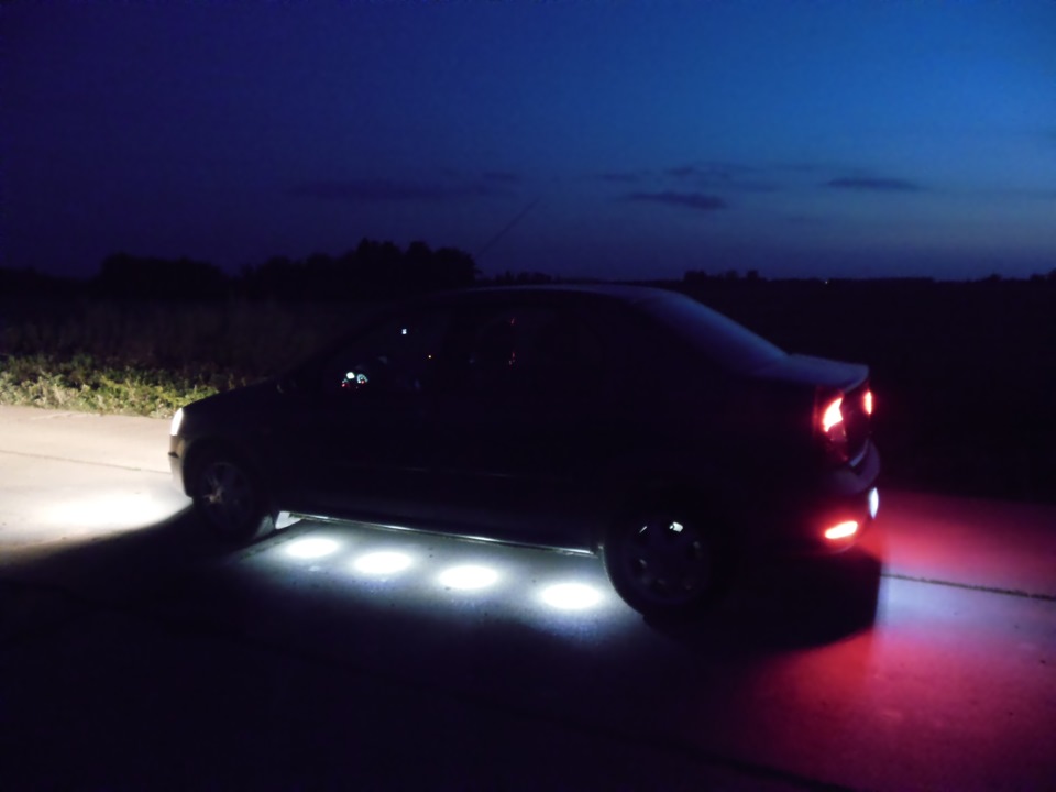 Ли подсветка. S 222 Brabus подсветка днища. Led подсветка днища BMW e60 m5. Приус 30 подсветка днища. BMW e36 Compact подсветка днища.