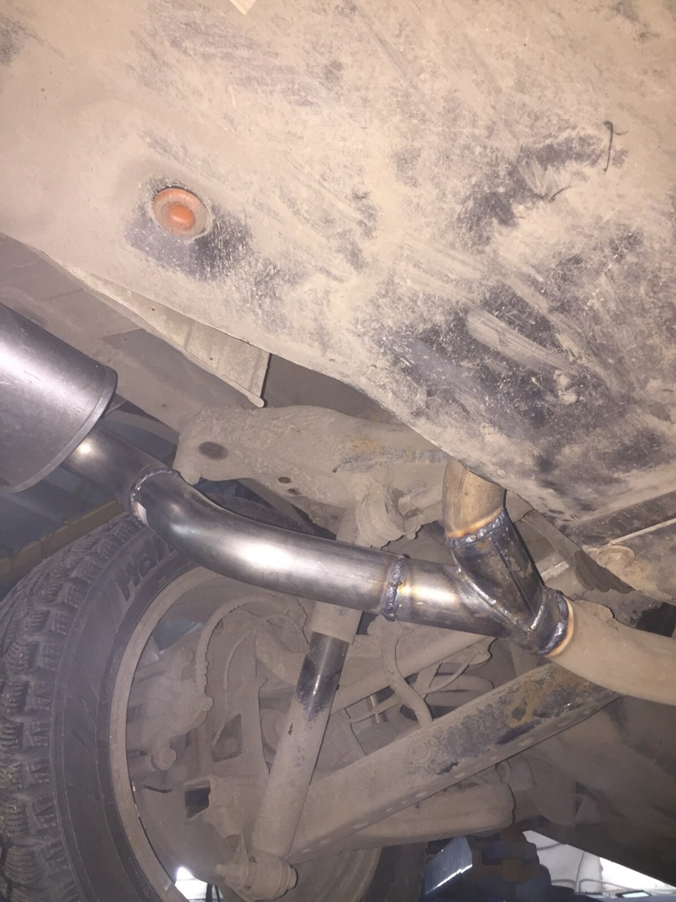 Два глушителя. Выхлоп стингер на калину 1 седан. 2 глушителя вместе бензокоса. Выхлоп стингер калина 2. Twin loop глушитель как работает.