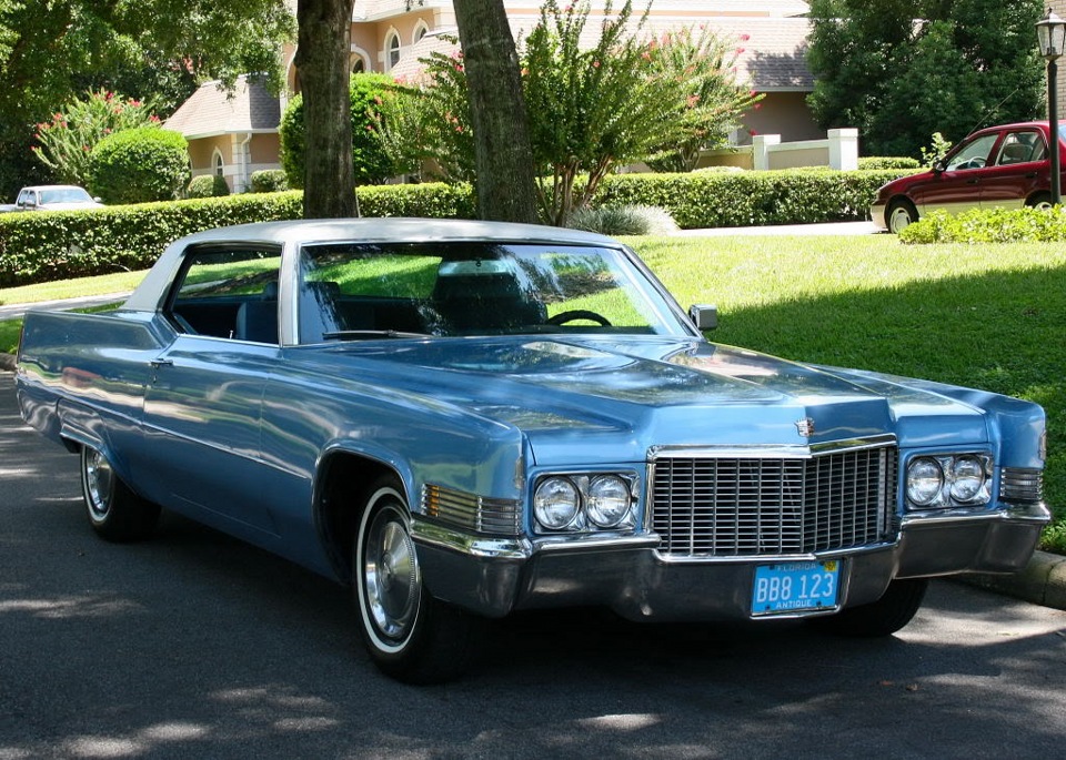 Cadillac deville фото