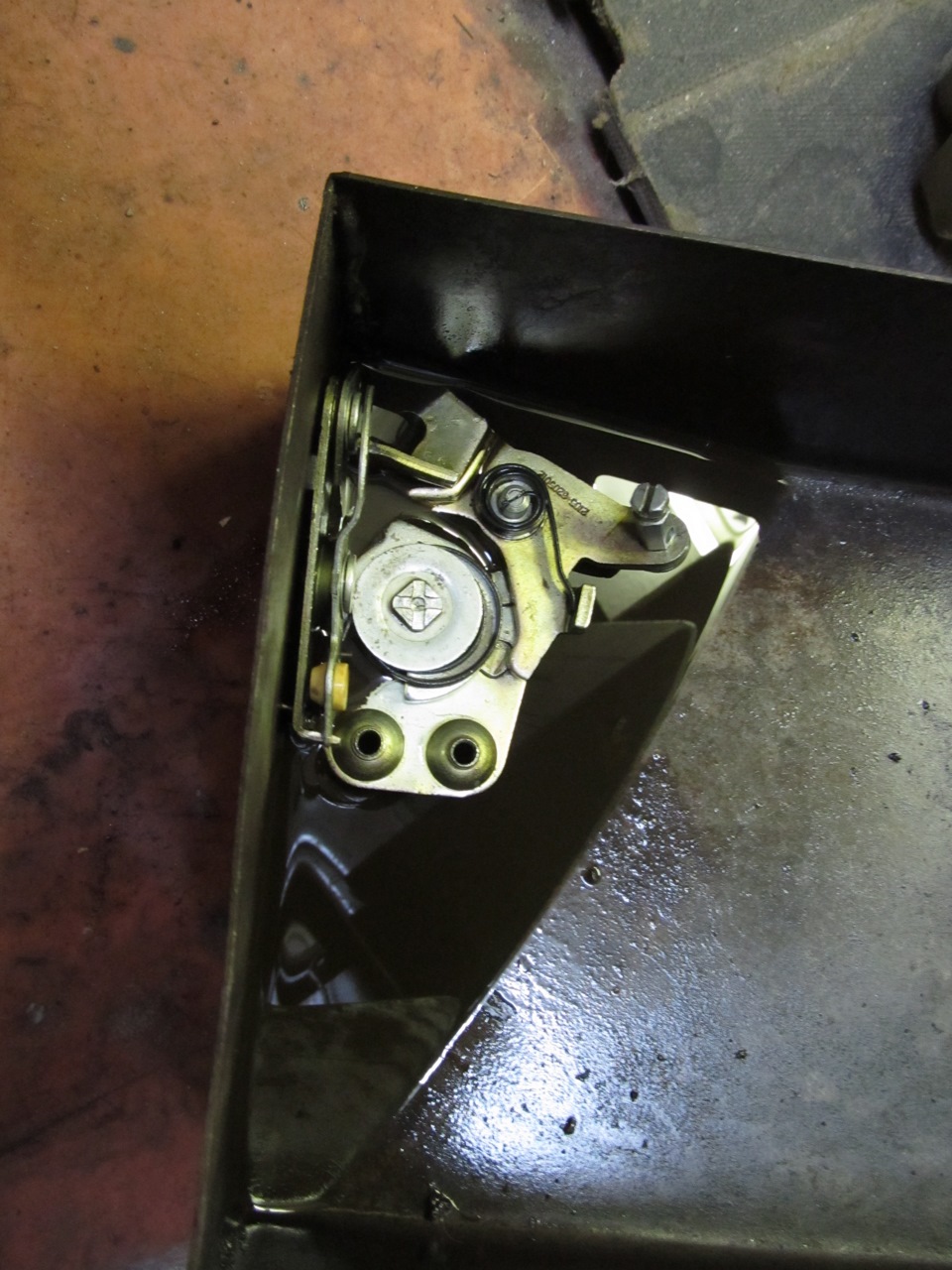 Задние двери, регулировка замков, ограничители. — Lada 2105, 1,3 л ...