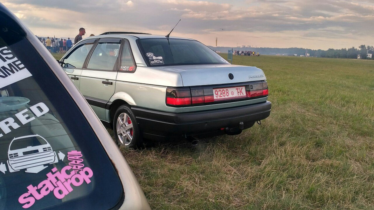 Бленда HELLA RedBlack VW Passat B3 sedan 