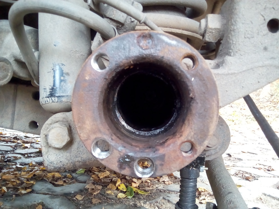 сверлим, режем, получаем так. мяса в мосту хватает. единственный минус, если менять ШОПКи, то их сверлить. увы. — УАЗ Patriot