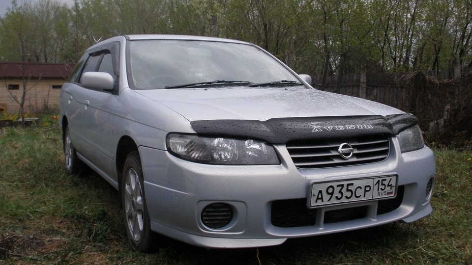 Ниссан Авенир 2004 год