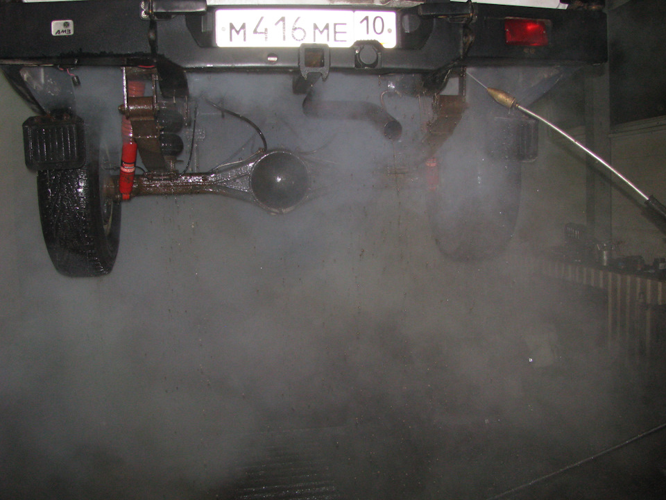 Напор горяченной воды, пусть и без химии сбивает все, даже краску с рамы! — ГАЗ Соболь 4х4