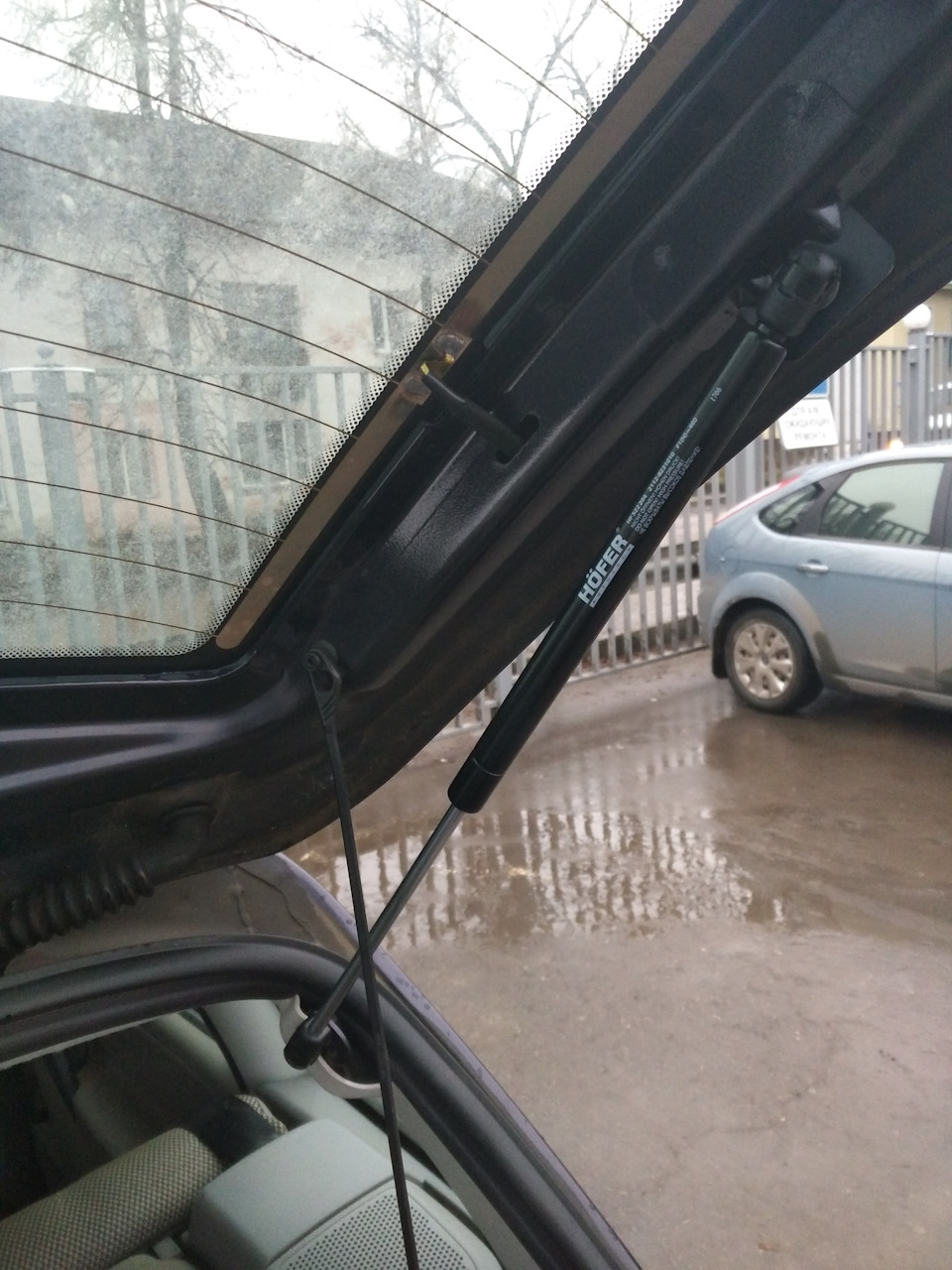 Газовые упоры багажника на месте!) — Lada Калина Универсал (1G), 1,6 л ...