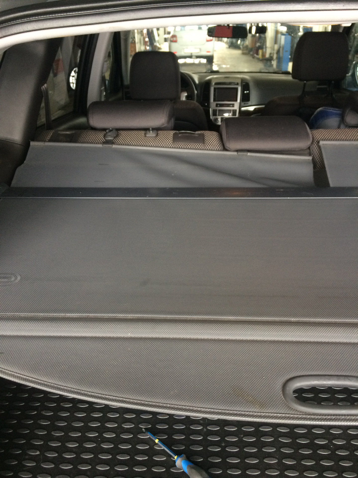 Шторка санта фе. Шторка багажника Санта Фе Классик. Шторка багажника Hyundai Santa Fe (2007. Шторка багажника Хендай Санта Фе 2. Шторка в багажник Hyundai Santa Fe 2019.