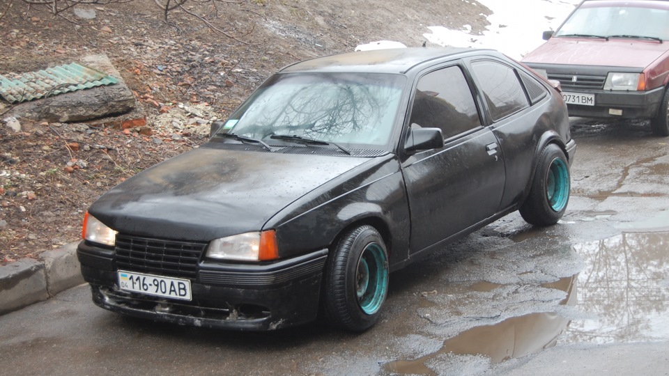 Задний опель кадет. Опель кадет с фендерами. Opel Omega в разварки. Опель кадет 1980 разварки. Опель кадет задний привод 1985-.