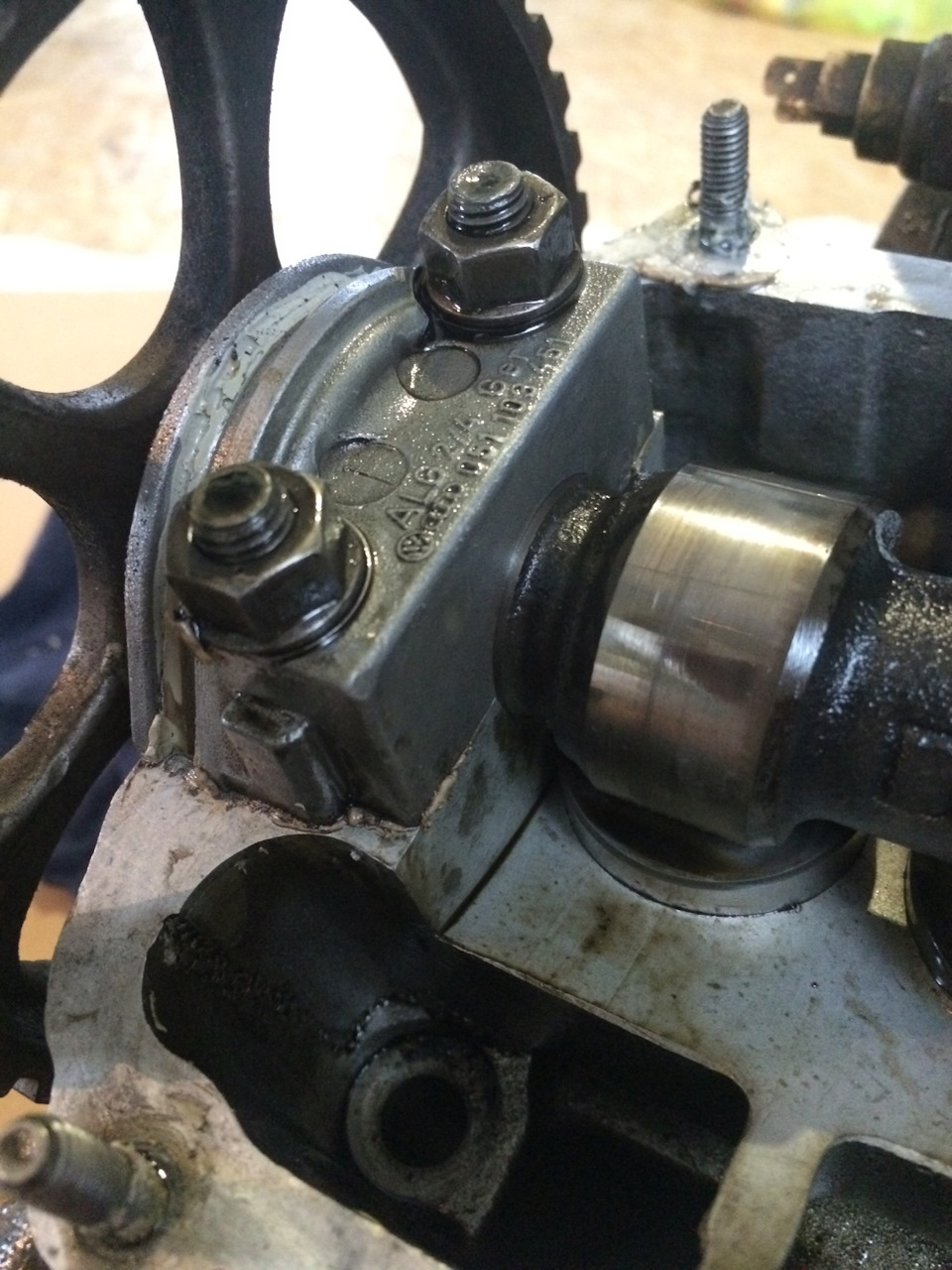 Снятие распредвала — гермет — Audi 80 (B4), 2 л, 1994 года | своими ...