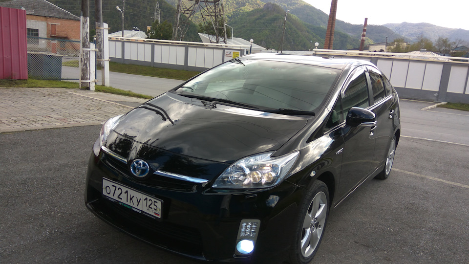 Toyota Prius 30 черный