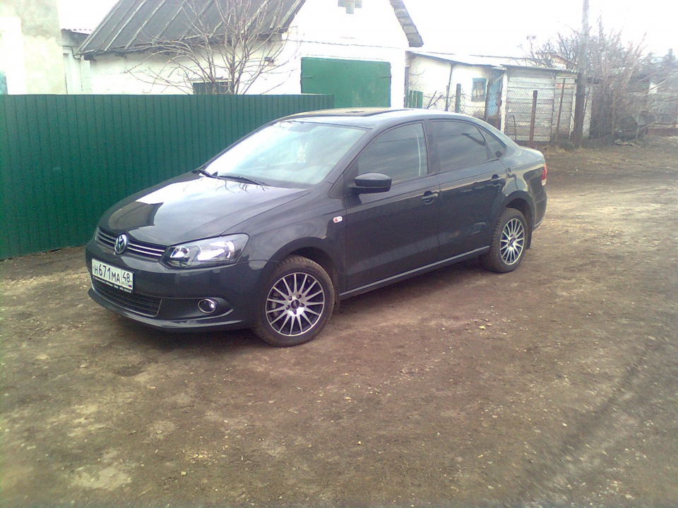 Поло седан r15. Диски r15 Polo sedan черные. VW Polo диски Скад Веритас. Volkswagen Polo на литье r15. Диски Neo 537 Polo sedan.