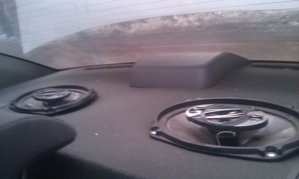 колоночки в заднюю полку — Chevrolet Cruze (1G), 1,8 л, 2010 года ...