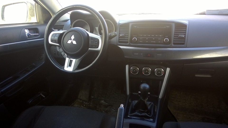 Ustanovil Konsol Klimata 2016 17my Mitsubishi Lancer 1 8 L 2008 Goda Na Drive2