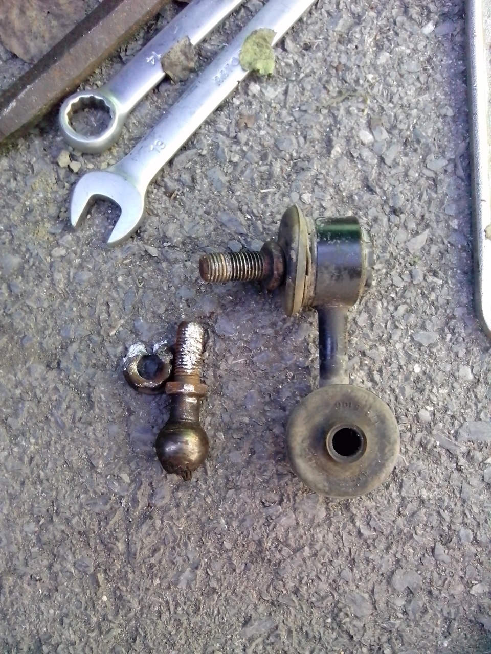 Появился тихий, но не приятный стук. Решил заменить стойки ...