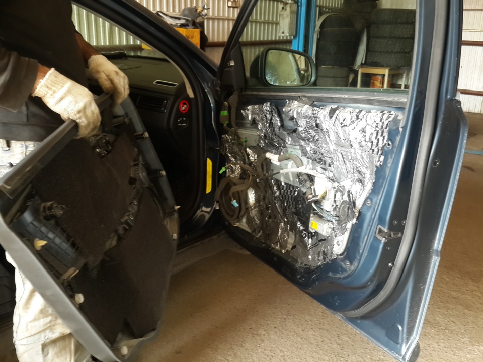 Не плотно прилегает ручка п/п двери — Volvo S80 II, 3,2 л., 2007 года ...