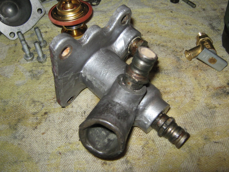 верхний термостат на москвич 2141. термостат на subaru forester. термостат москвич 2141 1. термостат москвич 412. термостат иж ода тб2.