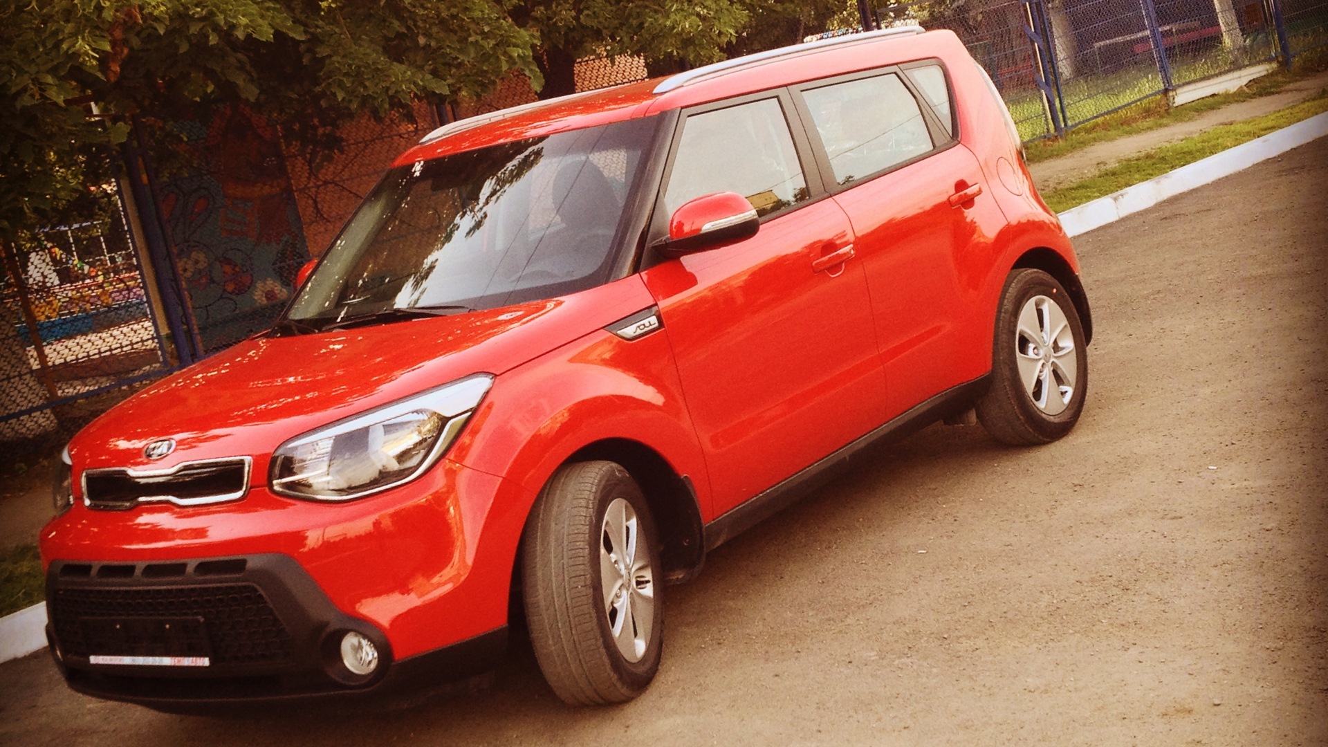 Киа красная купить. Киа соул 2014 красная. Kia Soul 2. Киа соул 2 красный. Кия соул красный 2014 года.