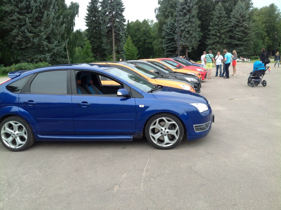 Ford Focus St 2 темно синий