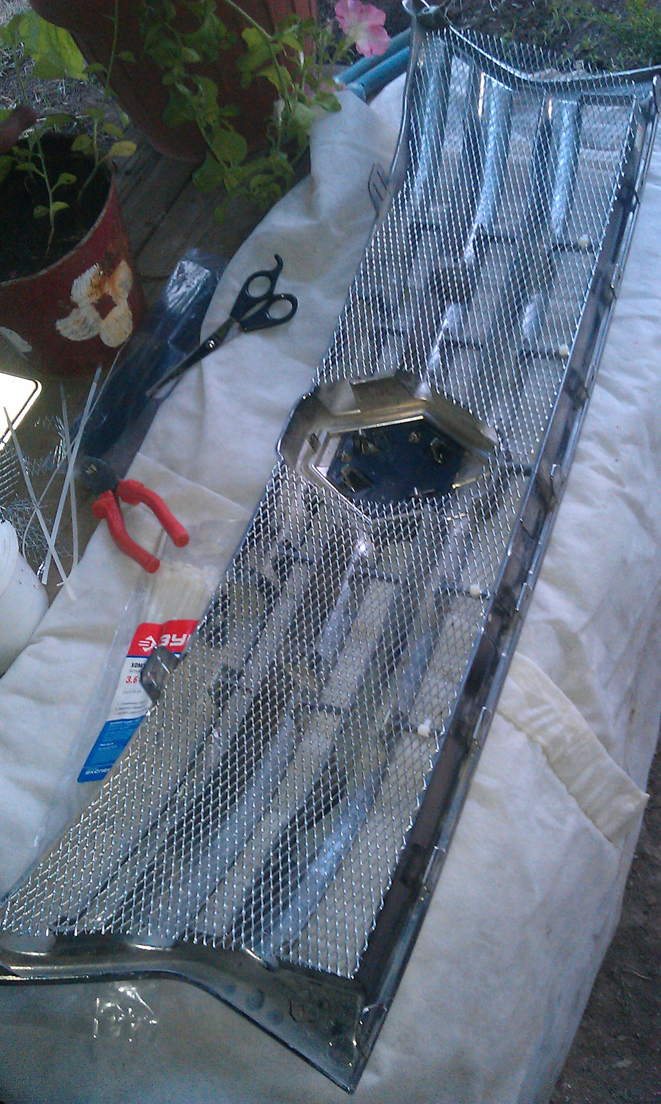 Сетка в верхней части — Renault Duster (1G)