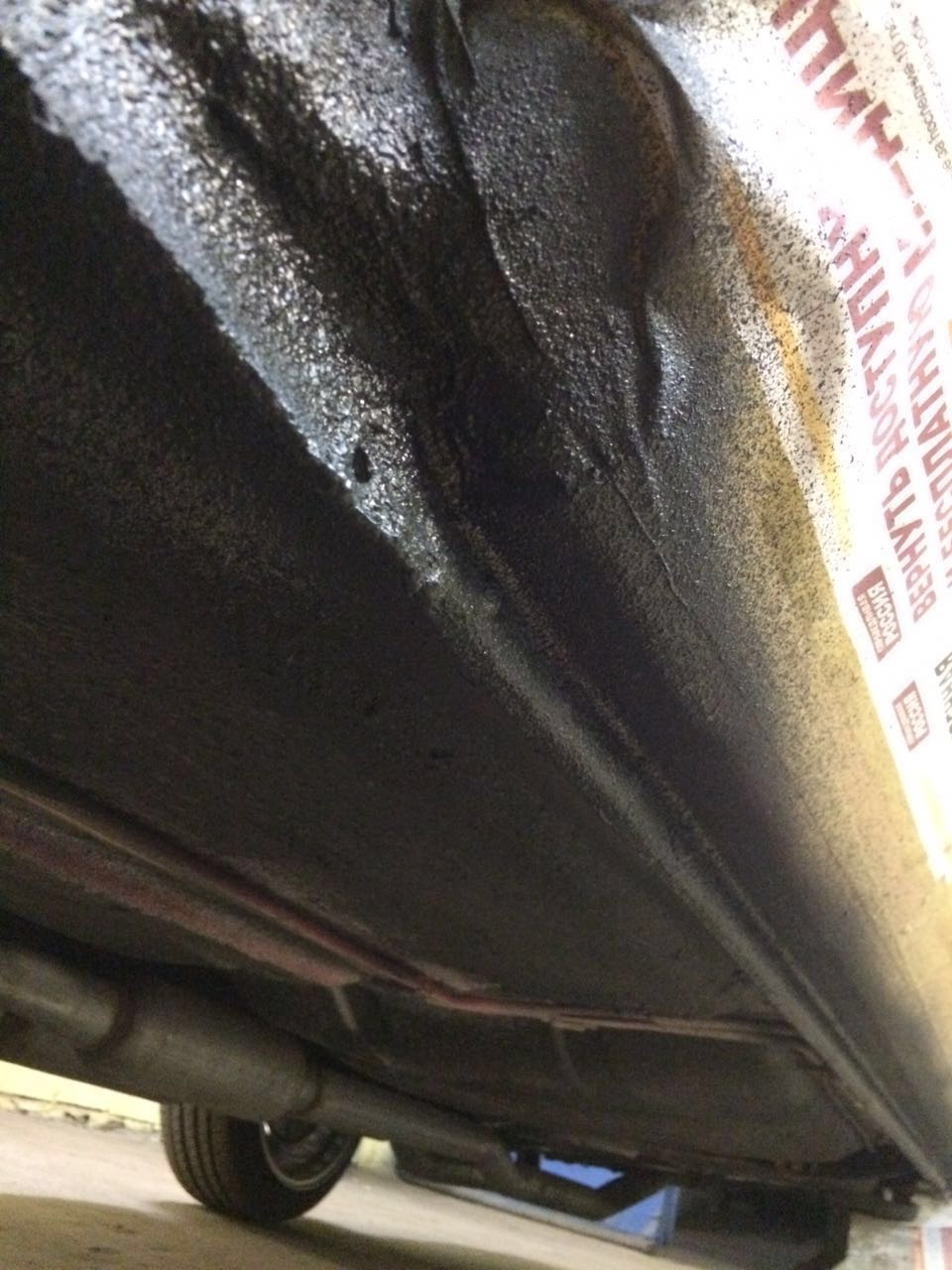 Красим губу BBS, зацепил камень похоже(((( и правим ребро крыло/порог ...