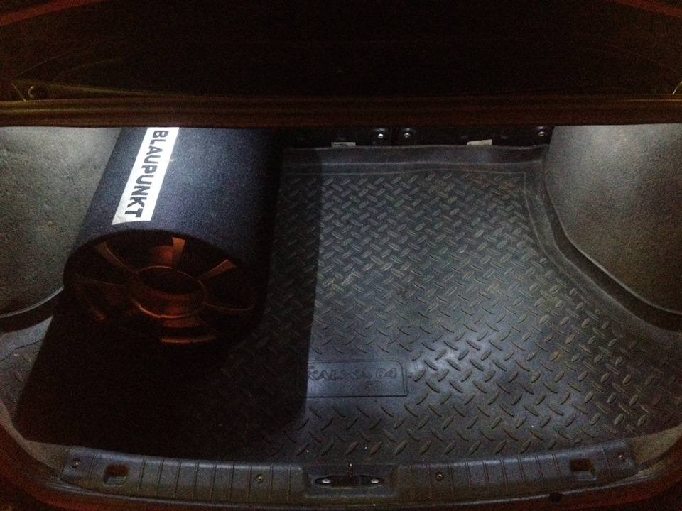 Установка саббуфера и попутно свет в багажнике — Lada Калина седан, 1,6 ...