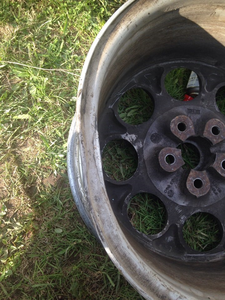 Помял диск — Alfa Romeo 156, 2 л, 2001 года | колёсные диски | DRIVE2