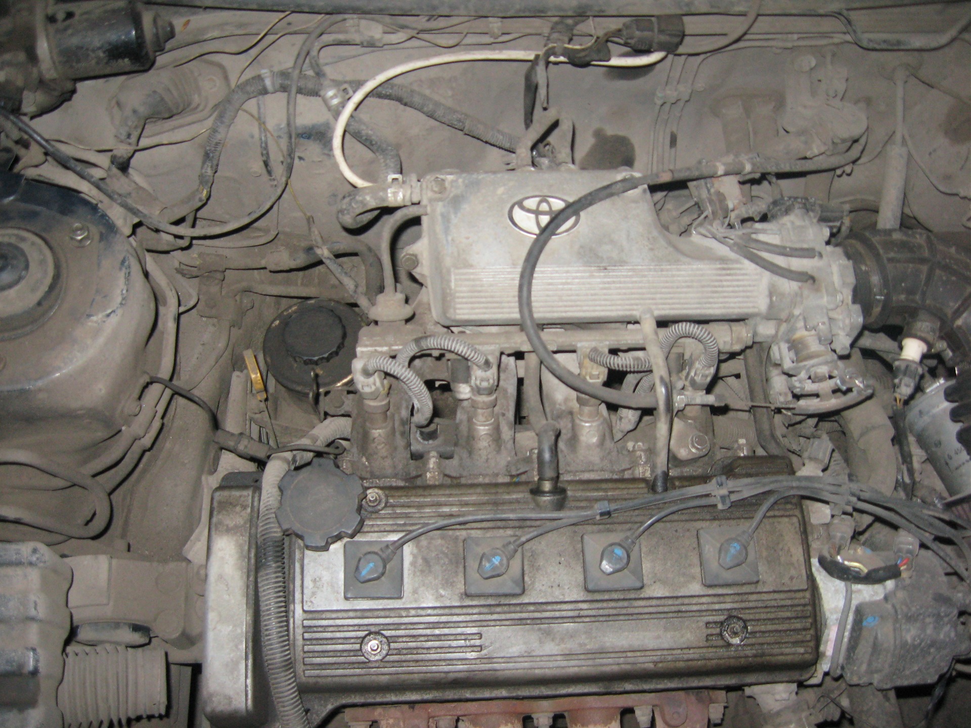 injector - Toyota Carina II 15L 1988