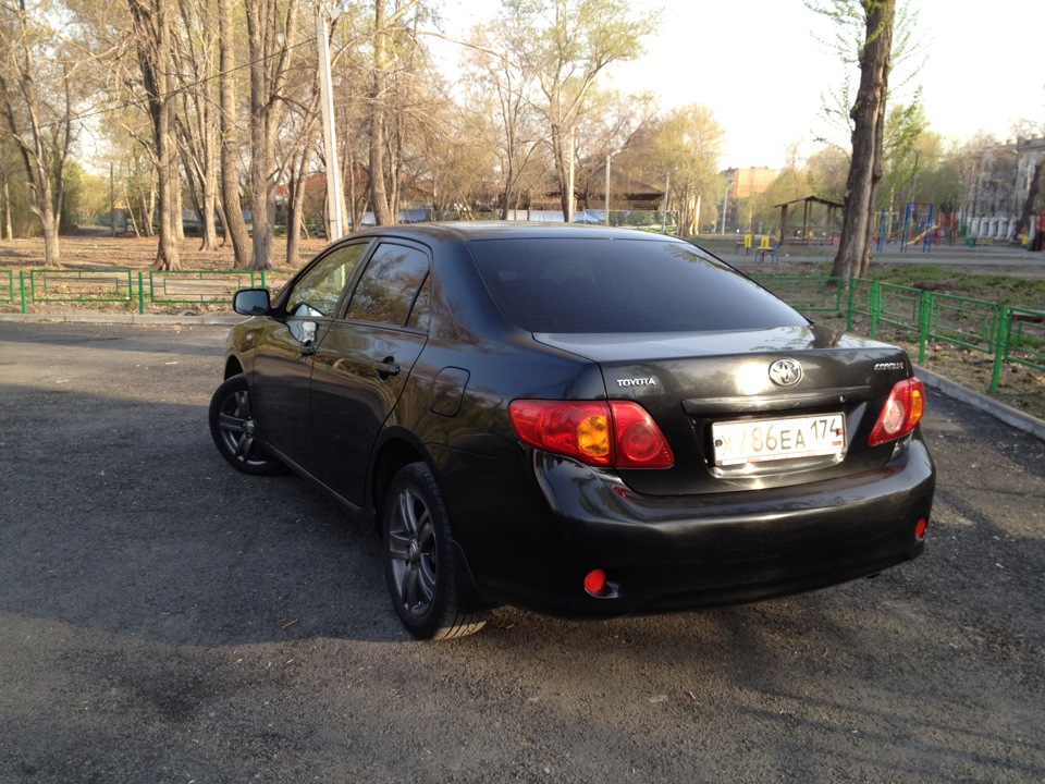 Toyota Corolla 2008 черная