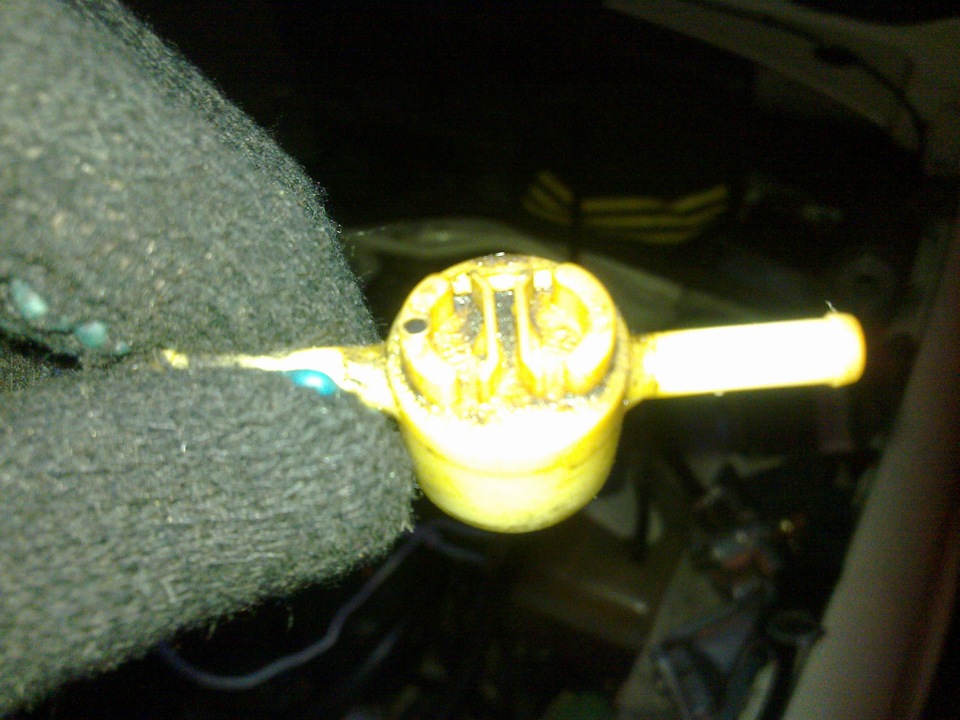 Узел топливного фильтра дизеля — Audi A6 (C4), 2,5 л, 1997 года ...