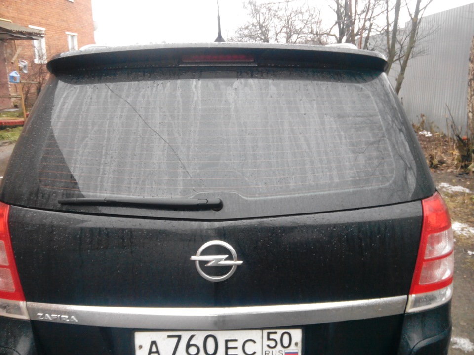 Дверь багажника зафира б. Задний спойлер Zafira b. Opel Zafira a заднее стекло. Спойлер Opel Zafira a.