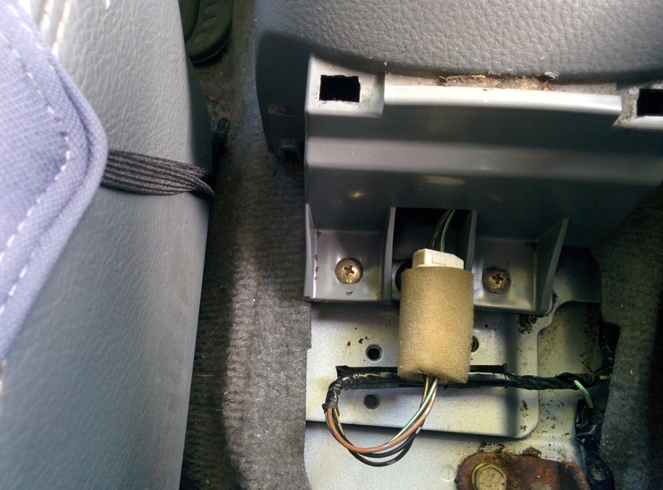 72a5d4as 960 замена лампочки номера лансер 9