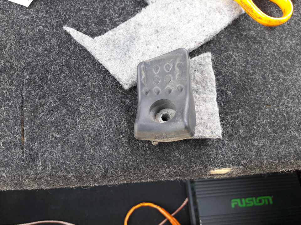 Треск крышки багажника — Lada Приора хэтчбек, 1,6 л, 2009 года ...