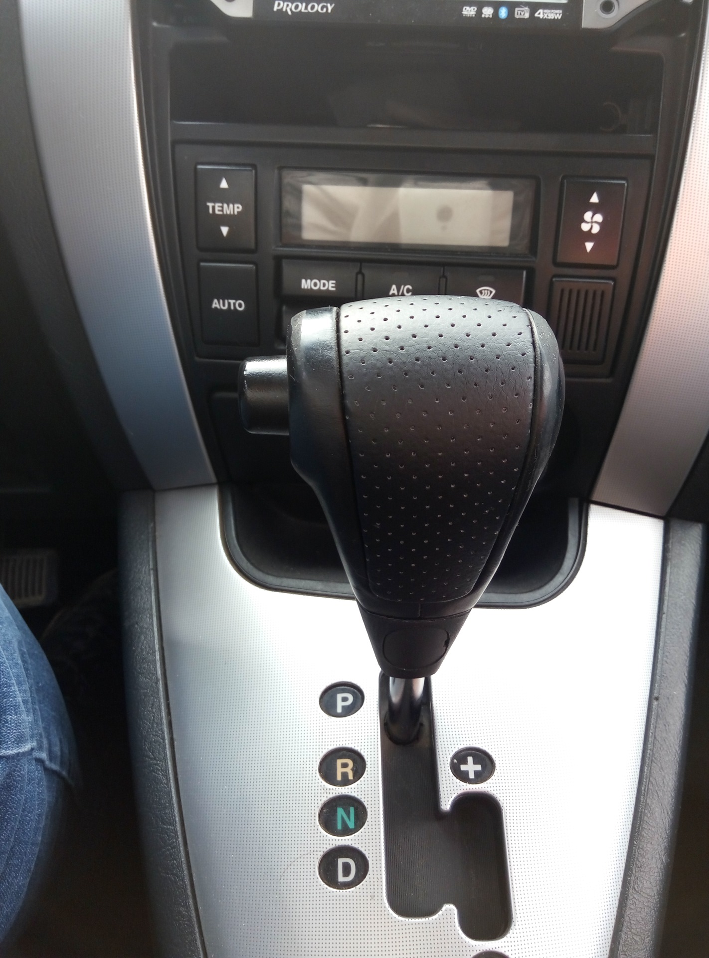 Чехол кулисы(ручки) мкпп Туссан. Замена. - Hyundai Tucson (JM), 2 л, 2008 года а