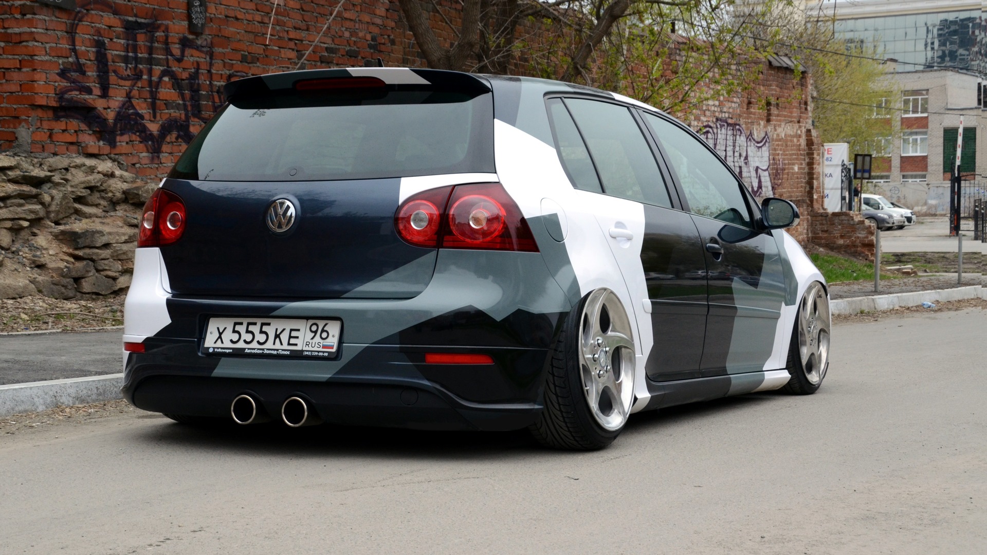 Volkswagen Golf 6 камуфляж