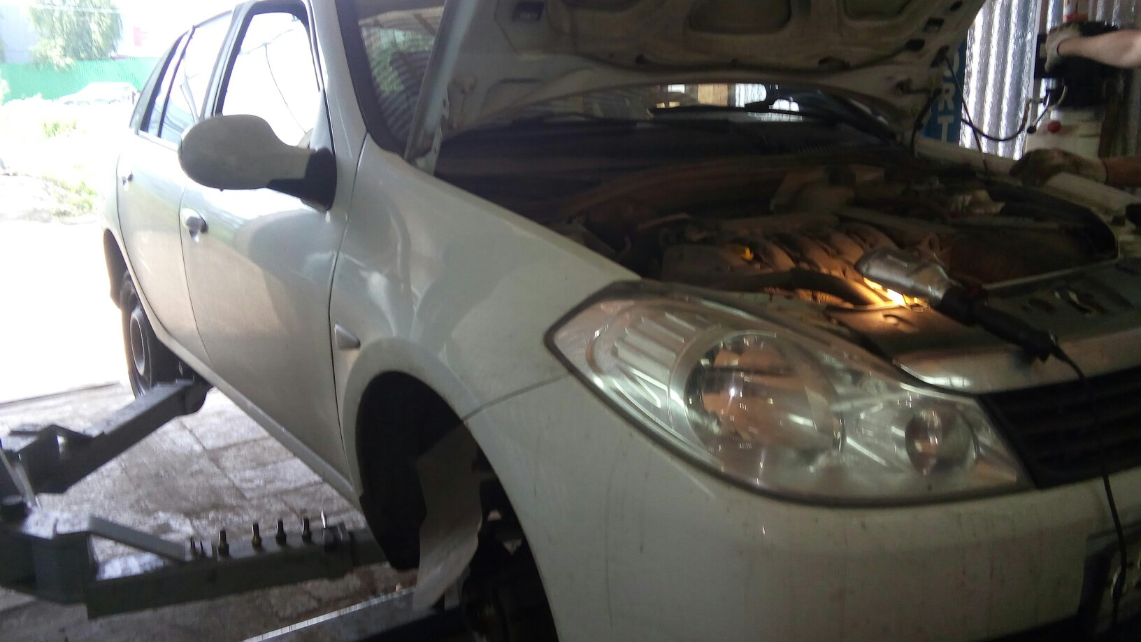 Renault Symbol бензиновый 2011 на DRIVE2