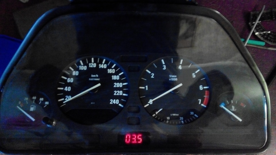 Установка вольтметра, и замена одометра — BMW 5 series (E34), 2 л, 1991 ...