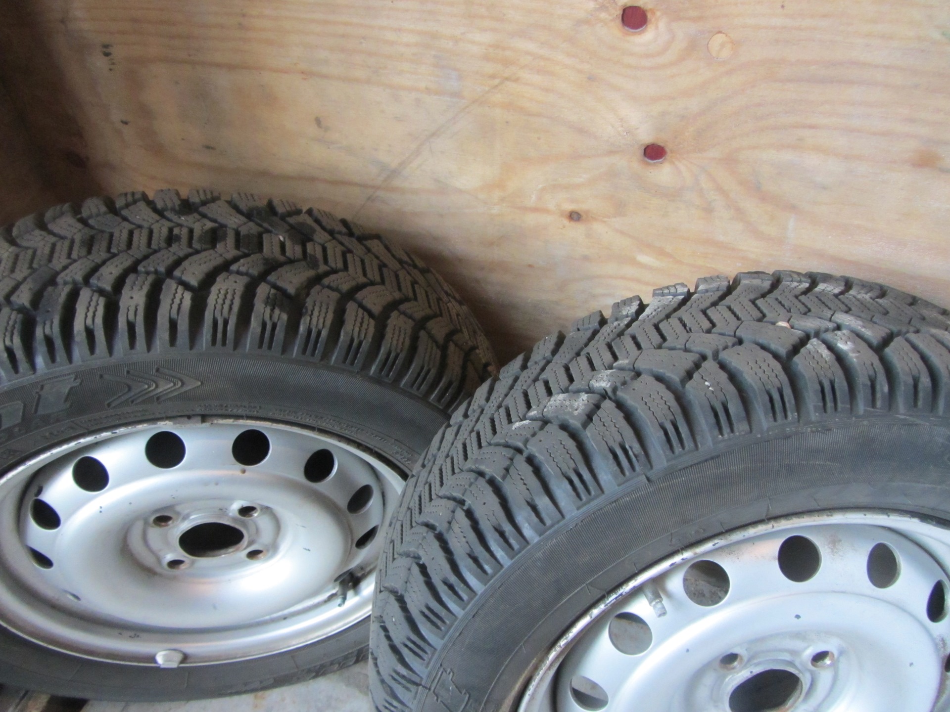 Кордиант r13. Кордиант Сноу Макс 175/70. Cordiant Sno Max 175/70 r13. Кордиант Сноу Макс 175/70 r13 82t. Chaoyang cr926 175/70 r13 зима.