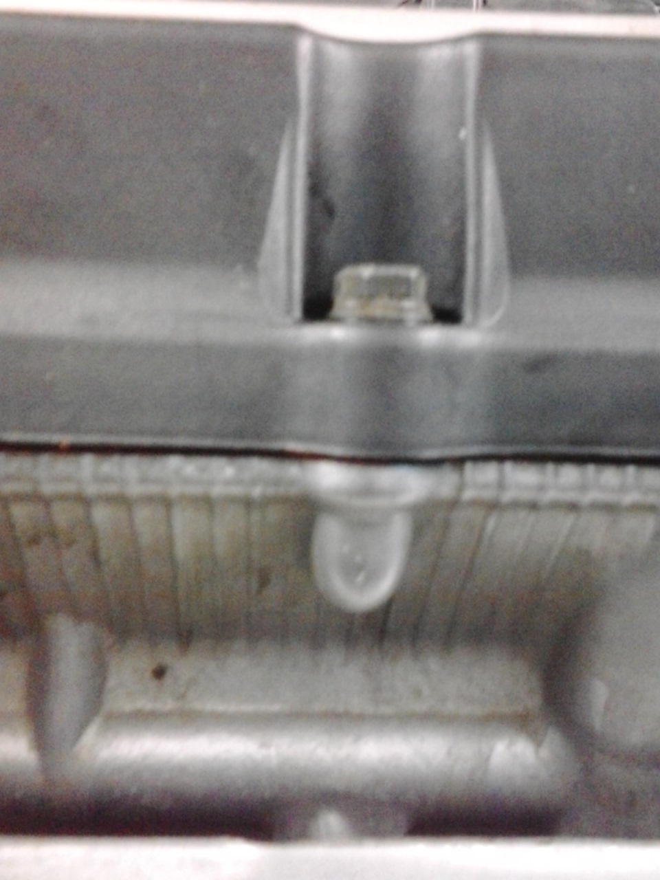 замена прокладки крышки клапанов, установка верхнего успокоителя цепи ...