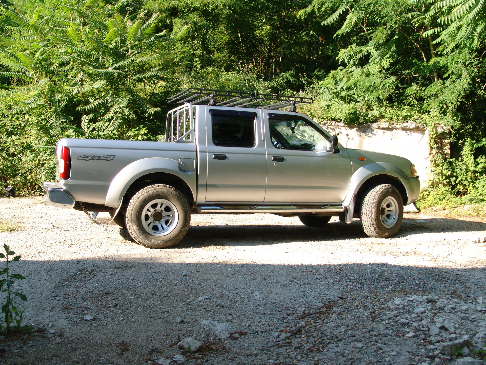 Нп 300. Ниссан пикап НП 300. Диски Nissan np300. Ниссан нп300 New. Nissan np300 197rus.