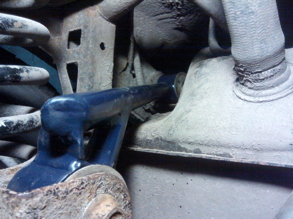 при вывешенном колесе до бака примерно 10-15мм. — амортизаторы Kayaba Premium 444083. — Great Wall Safe. Запчасти на фото: 444083