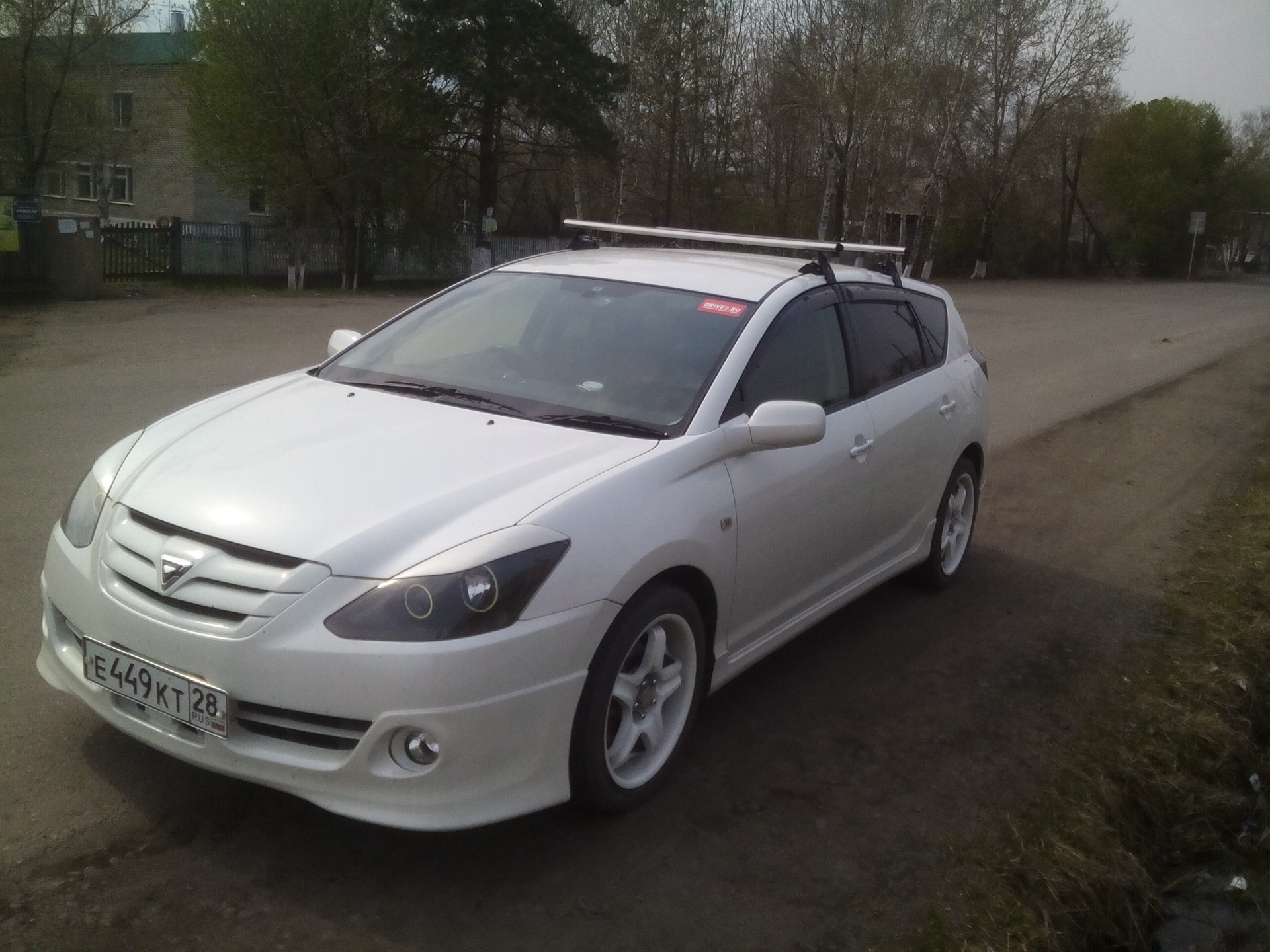 Тойота калдина 240. Тойота Калдина 240 кузов. Toyota Caldina 2003 багажник. Калдина 241 багажник. Toyota Caldina 246 кузов с поперечинами.