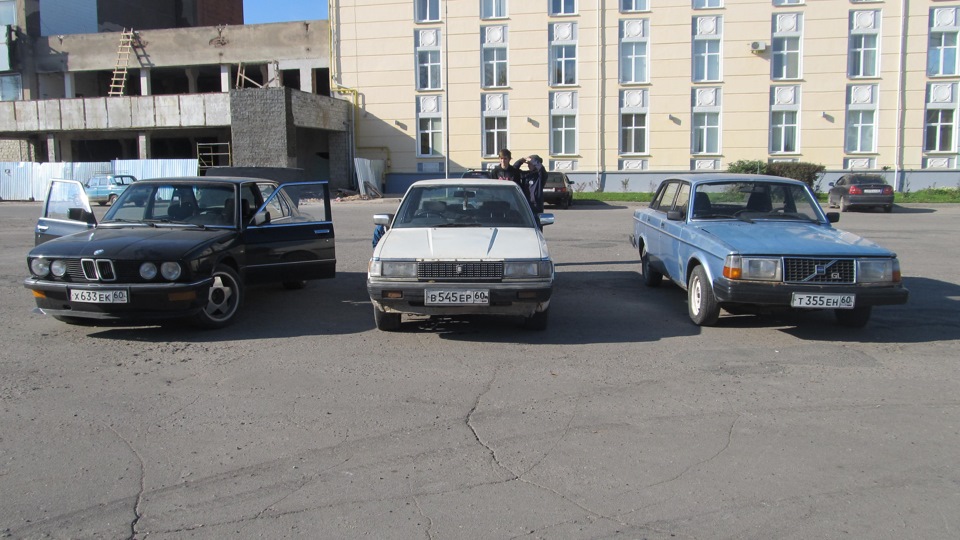 Первая встреча ретроводов Пскова — Toyota Mark II (70), 1,8 л, 1984 ...
